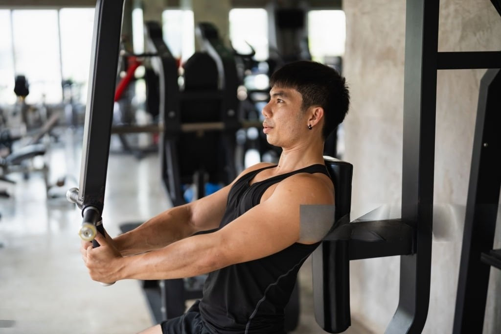 Shoulder Press Machine